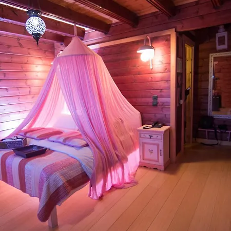 Pensión Colours' Synikia Mesi Trikalon