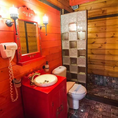 Colours' Synikia Mesi Trikalon