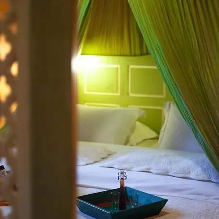 Colours' Guest house *
